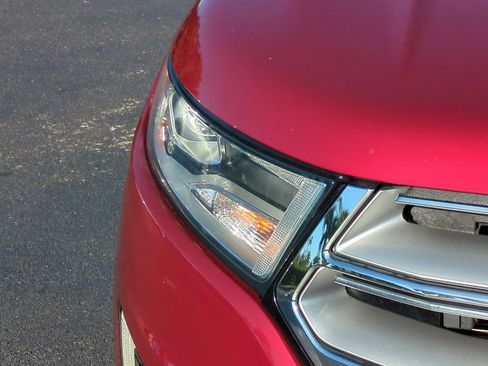 Used 2018 Ford Edge Titanium w/ Equipment Group 301A image 9