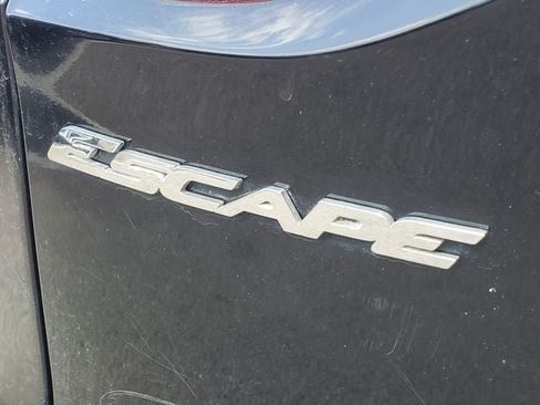 Used 2016 Ford Escape Titanium w/ Canadian Touring Package AWD/4WD image 32