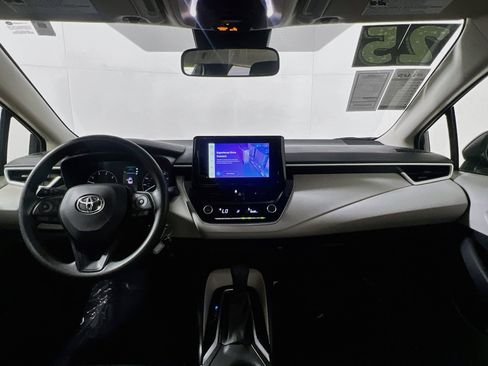 Used 2025 Toyota Corolla LE FWD image 29
