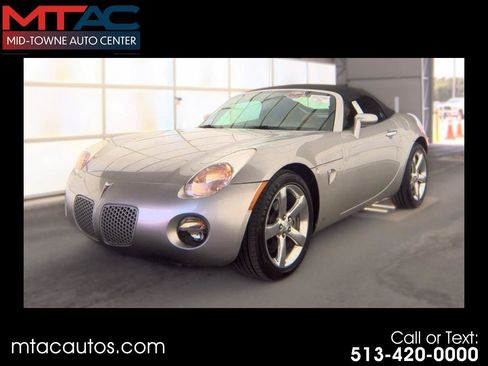 Used 2007 Pontiac Solstice Convertible w/ Premium Package RWD image 1
