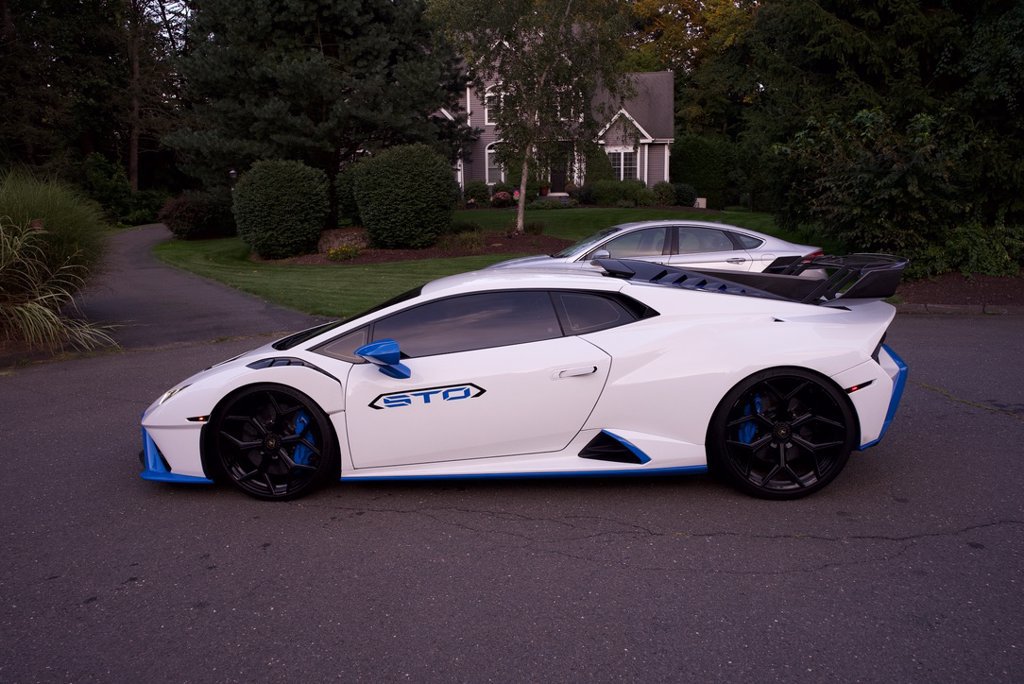 Used 2022 Lamborghini Huracan STO RWD image 12
