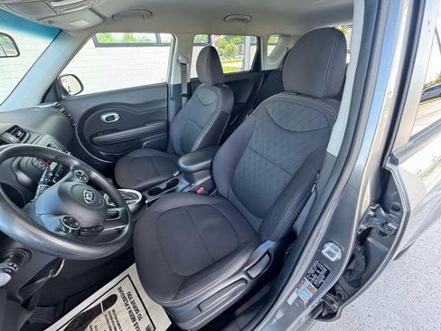 Used 2015 Kia Soul FWD image 10