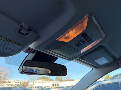 Used 2021 Toyota RAV4 LE image 19