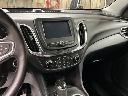Used 2018 Chevrolet Equinox LT AWD/4WD image 14