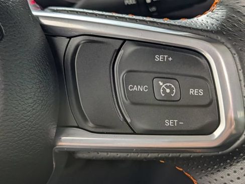 Used 2022 Jeep Gladiator Mojave w/ Cold Weather Group AWD/4WD image 23