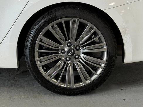 Used 2016 Kia Cadenza Limited FWD image 6