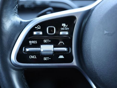 Used 2022 Mercedes-Benz GLE 350 4MATIC image 35