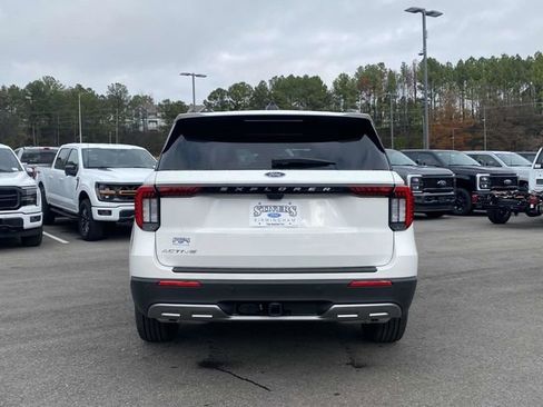 New 2026 Ford Explorer Active w/ Active Comfort Package image 4
