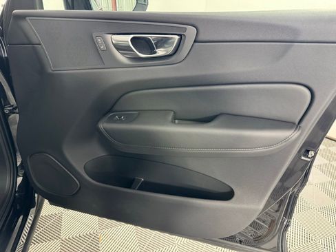 Used 2024 Volvo XC60 B5 Core image 31