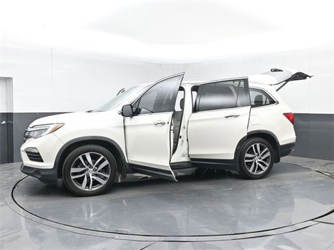 Used 2017 Honda Pilot Touring image 55