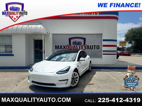 Used 2023 Tesla Model 3 Standard Range image 1