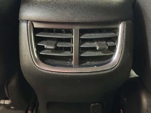 Used 2021 Chevrolet Malibu LT FWD image 18