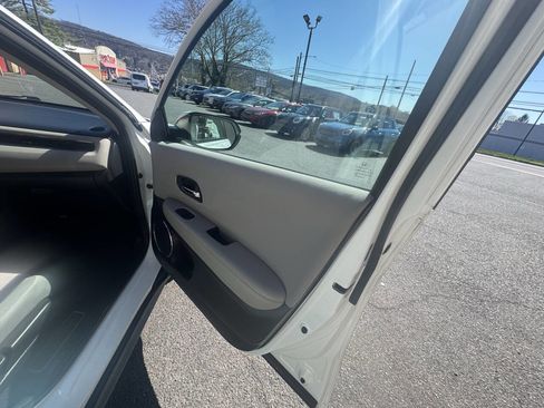 Used 2016 Honda HR-V EX image 39