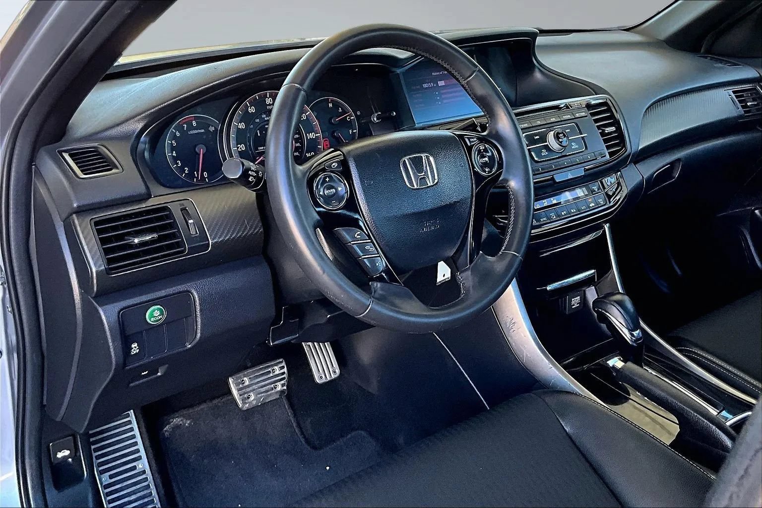 Used 2017 Honda Accord Sport image 14