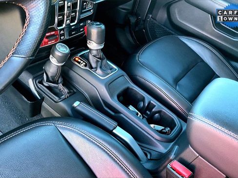 Used 2022 Jeep Wrangler Unlimited Rubicon w/ Xtreme Recon 35" Tire Package image 16