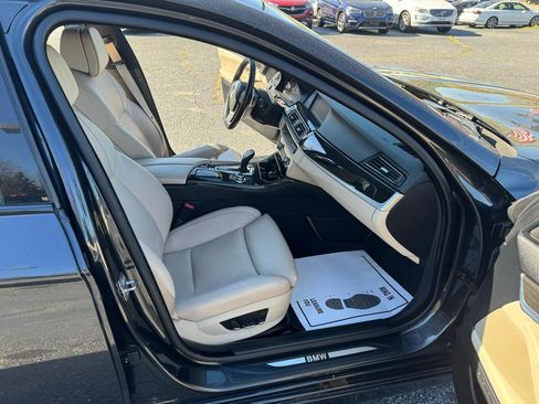 Used 2012 BMW 550i 4dr Sdn 550i RWD image 14
