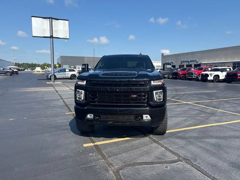 Used 2023 Chevrolet Silverado 2500 LT w/ Midnight Edition AWD/4WD image 6
