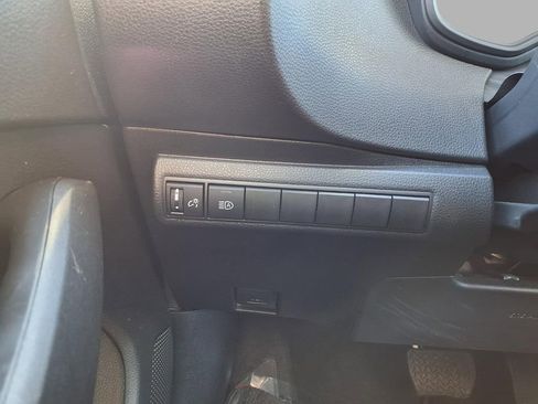 Used 2025 Toyota Corolla LE image 17