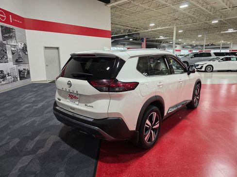 Used 2023 Nissan Rogue SL w/ SL Premium Package AWD/4WD image 3