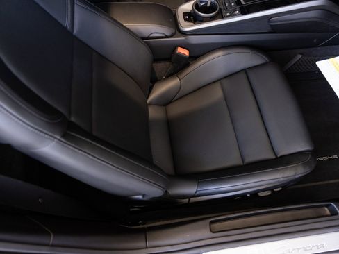 Used 2025 Porsche 911 Carrera image 30