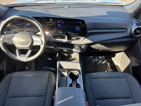 Used 2025 Chevrolet Equinox LT image 34