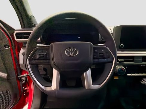 Certified 2025 Toyota Tacoma SR5 AWD/4WD image 9