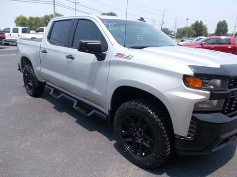 Used 2021 Chevrolet Silverado 1500 Custom Trail Boss w/ LPO, Dark Essentials Package AWD/4WD image 11
