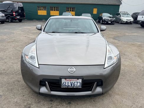Used 2009 Nissan 370Z Touring w/ Sport Pkg RWD image 2