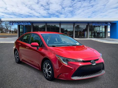 Used 2021 Toyota Corolla LE FWD image 1