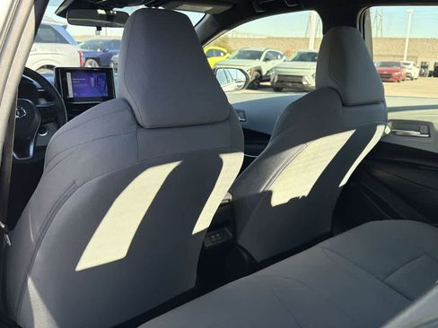 Used 2025 Toyota Corolla SE image 17
