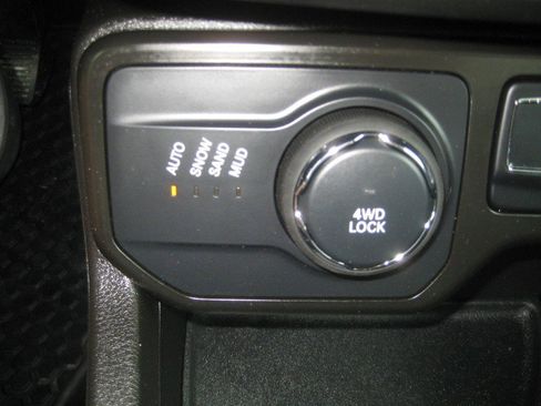 Used 2023 Jeep Renegade Latitude image 20