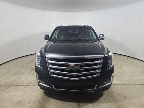 Used 2019 Cadillac Escalade ESV Luxury image 3