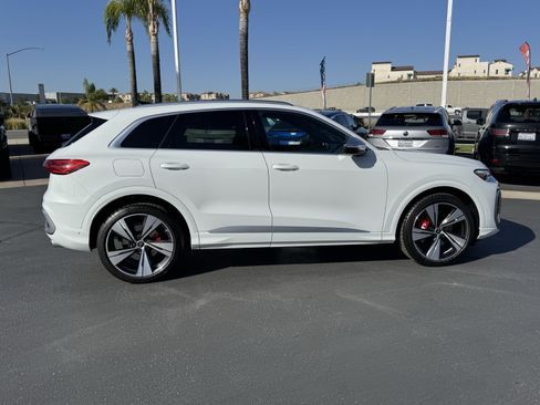 Used 2025 Audi SQ5 Premium Plus w/ Premium Plus Package AWD/4WD image 11