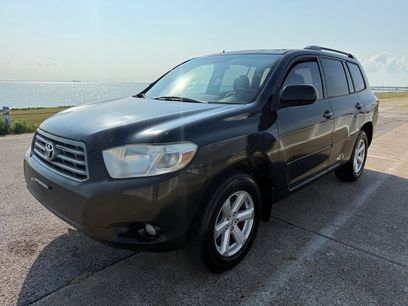 Used 2010 Toyota Highlander SE
