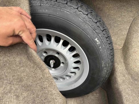 Used 1988 Jaguar XJ6 image 38