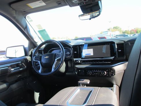 Certified 2022 Chevrolet Silverado 1500 LTZ w/ LTZ Premium Package image 25