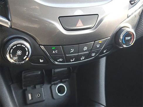 Used 2018 Chevrolet Cruze LT image 25