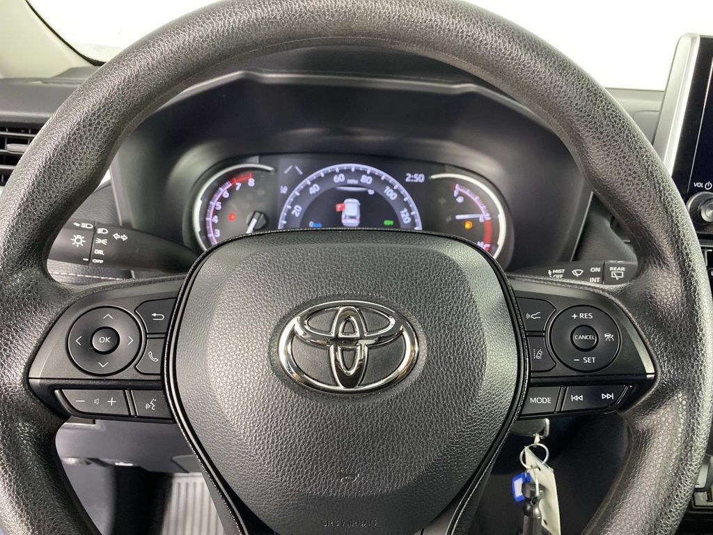 Used 2024 Toyota RAV4 LE AWD/4WD image 14