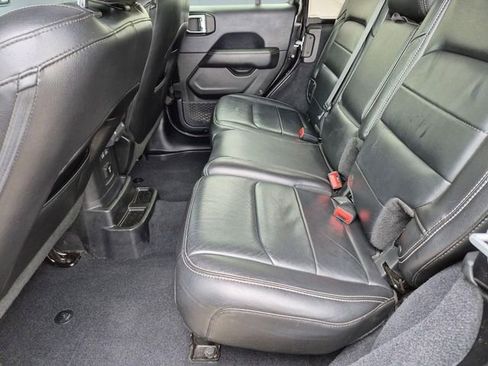 Used 2018 Jeep Wrangler Unlimited Sahara AWD/4WD image 23
