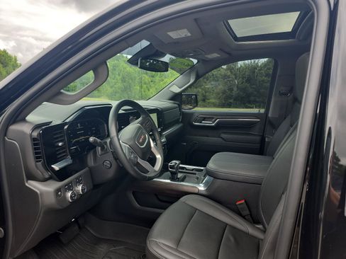 Used 2024 GMC Sierra 1500 SLT w/ SLT Premium Plus Package AWD/4WD image 15