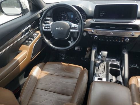 Used 2022 Kia Telluride SX w/ SX Prestige Package AWD/4WD image 17
