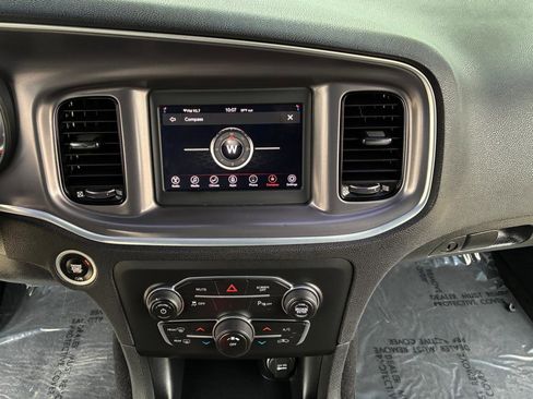 Used 2020 Dodge Charger SXT w/ Blacktop Package image 19