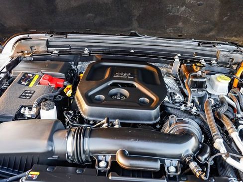 Used 2024 Jeep Wrangler Unlimited image 28