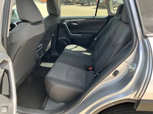 Used 2025 Toyota RAV4 XLE FWD image 8