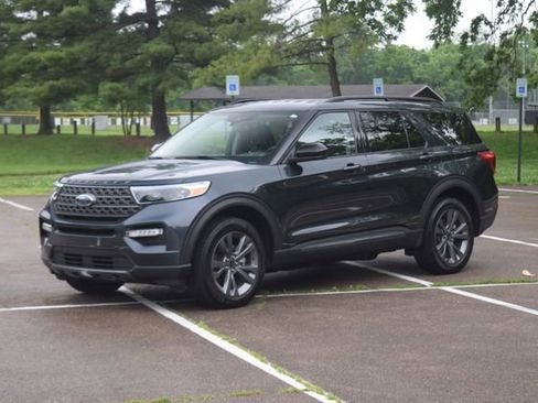 Used 2022 Ford Explorer XLT w/ Equipment Group 202A AWD/4WD image 22