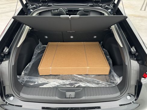 New 2026 Toyota Prius Limited FWD image 9