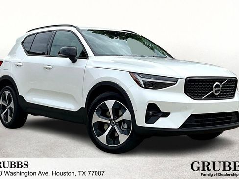 New 2026 Volvo XC40 B5 Plus w/ Protection Package Premier image 1