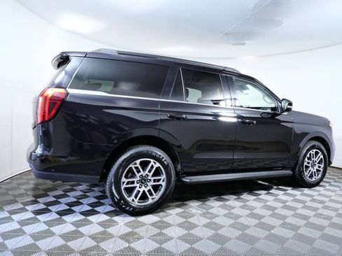 Used 2025 Ford Expedition Active AWD/4WD image 6