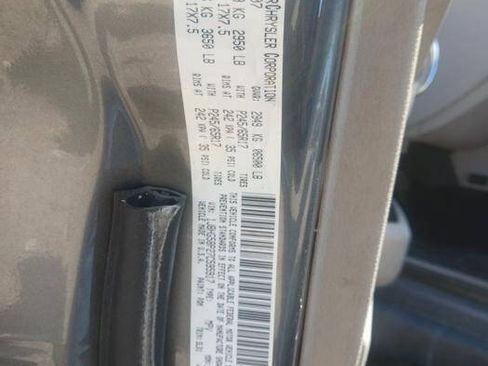 Used 2007 Jeep Commander Limited AWD/4WD image 37