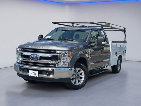 Used 2022 Ford F350 XL w/ STX Appearance Package RWD image 2